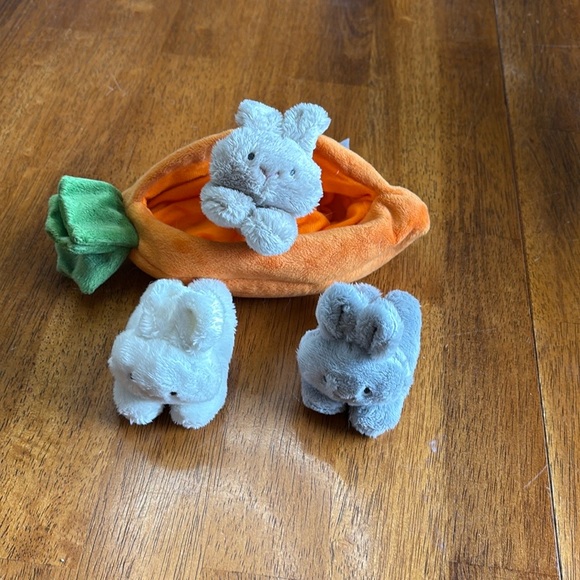 Bunny finger puppet - Picture 2 of 3